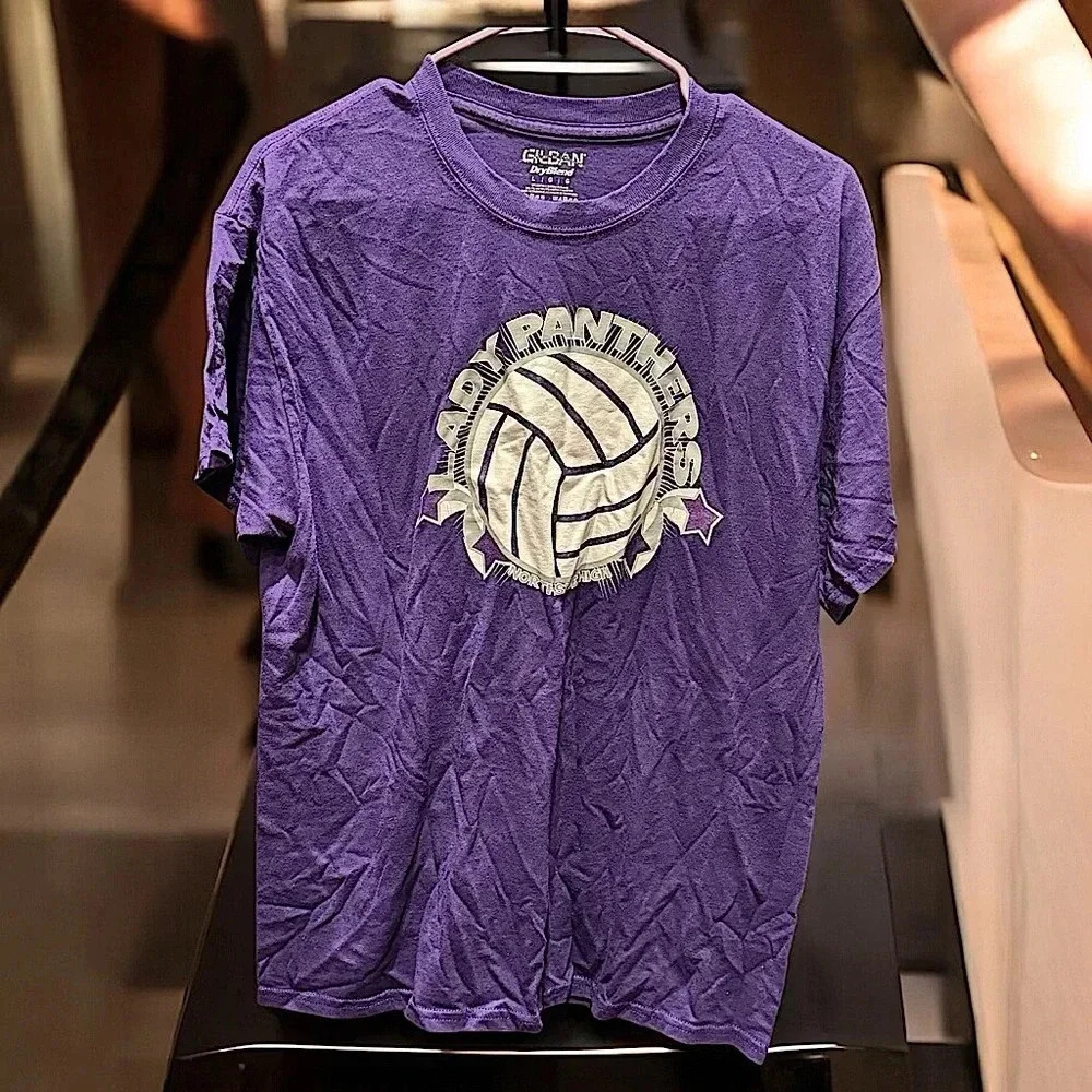 Purple volley ball t shirt 💟 LARGE